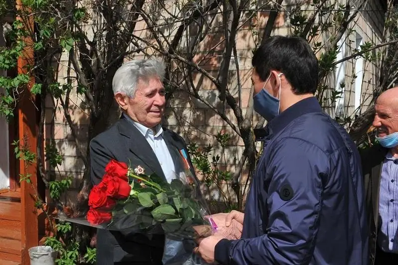 Шахтеров-фронтовиков поздравили в Карагандинской области