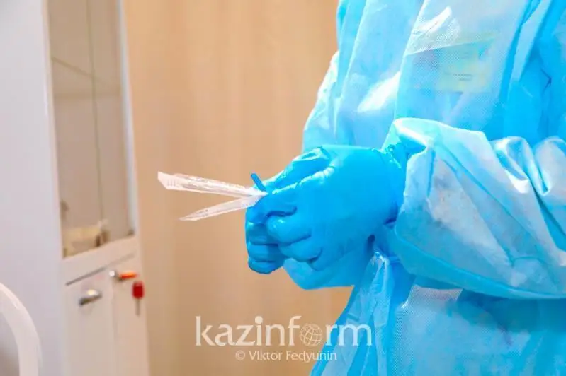 Qazaqstanda bir táýlikte koronavırýstyń ІІ dozasyn 15,5 myń adam aldy