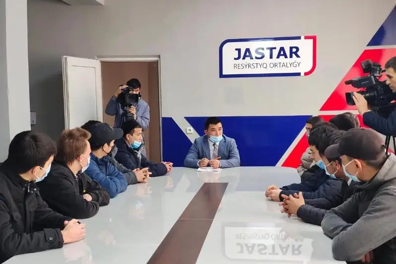 Shymkentte qaıtarymsyz qarjy alyp, kásip ashyp jatqan jastar kóp