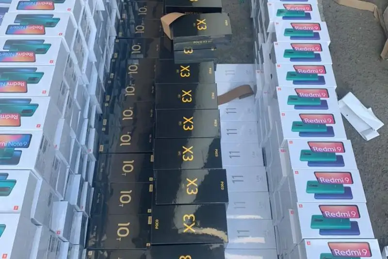 Более 700 смартфонов пытались незаконно провезти через границу Казахстана