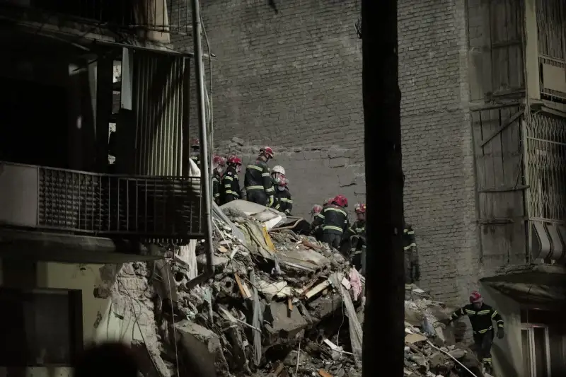 В Грузии число жертв обрушения дома увеличилось до восьми, объявлен траур