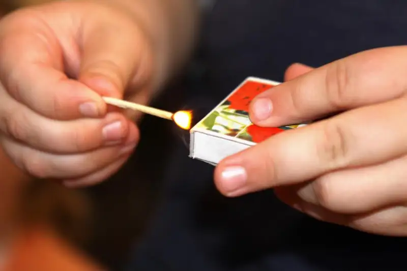 Из-за игры детей с огнем в Алматы загорелась баня