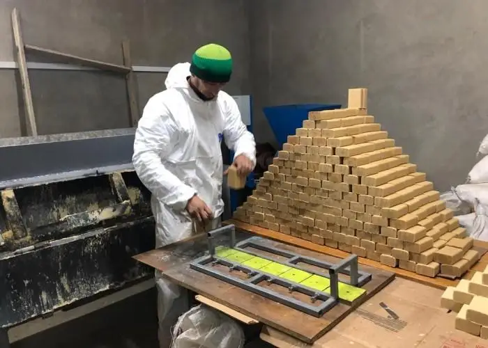 Atyraý oblysynda jas kásipker sabyn shyǵaratyn tseh ashty