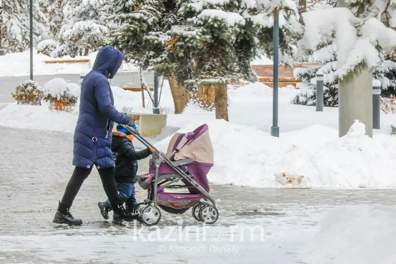 Qar men kóktaıǵaq: Almatyda kún raıy buzylady
