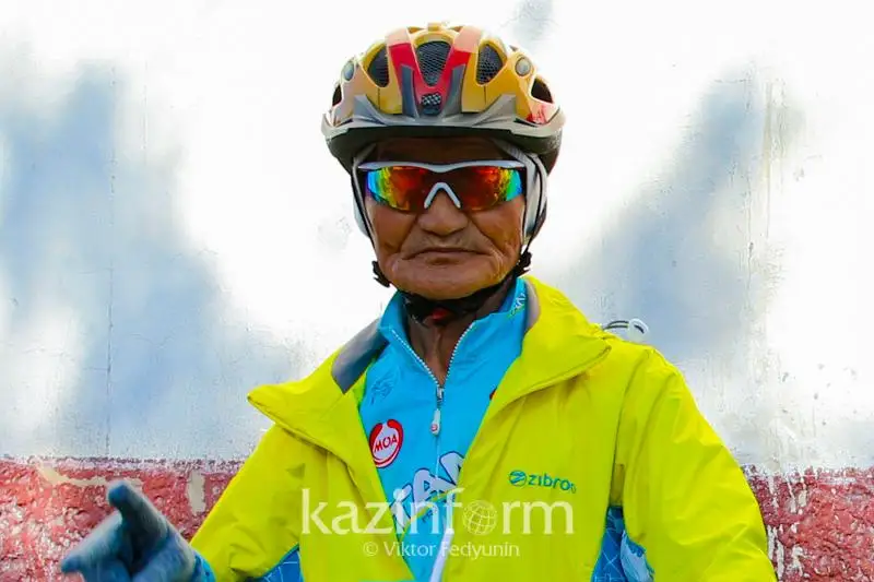 76 jastaǵy almatylyq zeınetker velosıpedpen álemniń 40 elinde bolǵan