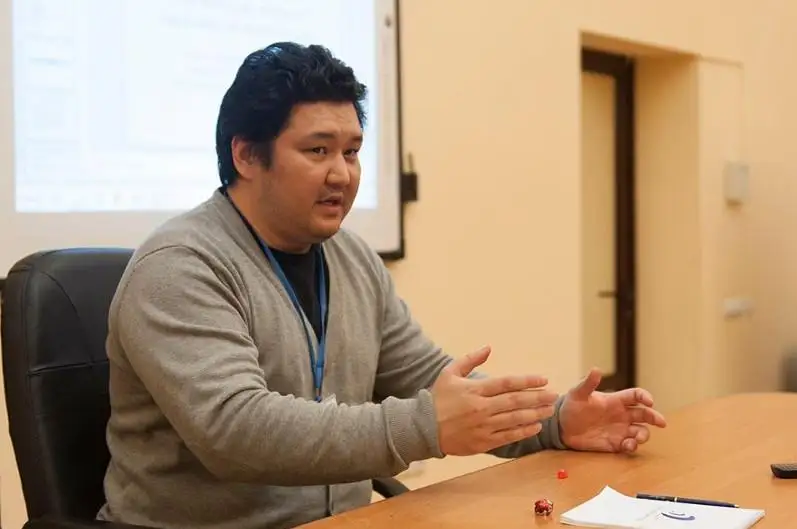 Marat Shıbutov: Aýyl ákimine úmitkerlerge qoıylatyn talaptardy jeńildetýdi usynamyn