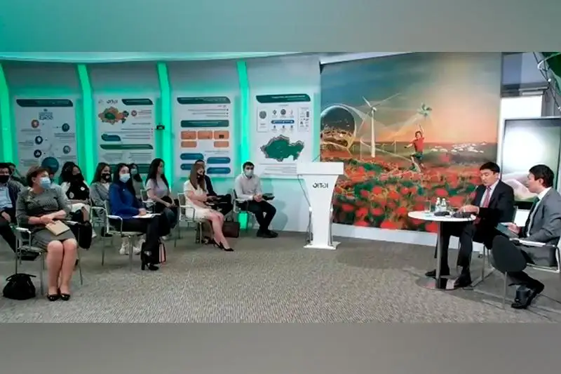 Молодая экоактивистка представила министру проект борьбы с опустыниванием в Казахстане