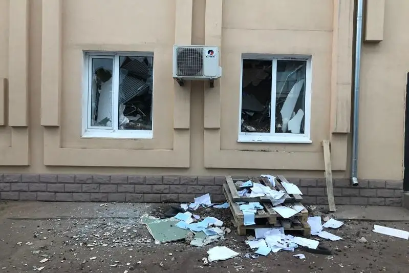 Aqtóbede «Damý» qory ǵımaratynyń astynda qalǵan qyzmetker kóz jumdy