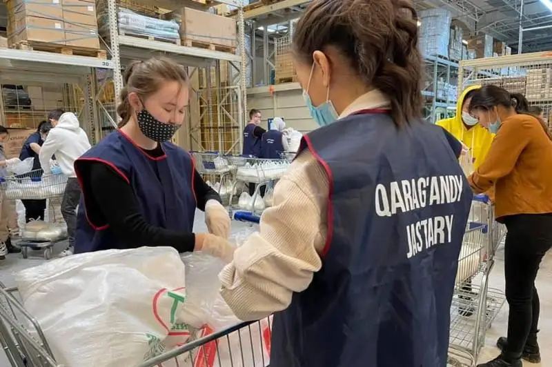 Qaraǵandyda eriktiler 500-ge jýyq muqtaj otbasyna kómek kórsetedi