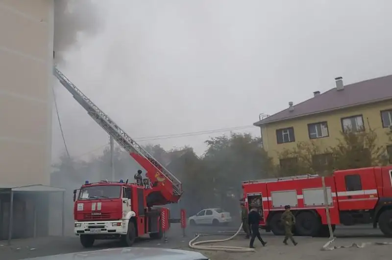Пожар произошел в многоэтажном доме в Атырау
