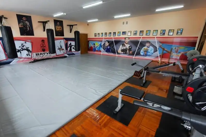 Спортзал оборудовали в детском доме в Караганде