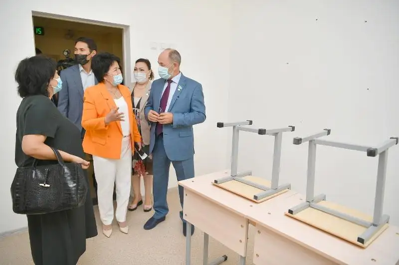 Мажилисмены проверяют готовность школ к новому учебному году