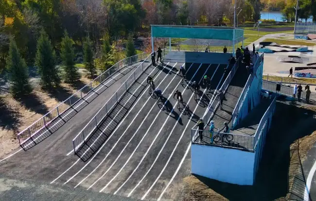 Óskemende halyqaralyq standarttarǵa saı velotrek ashyldy