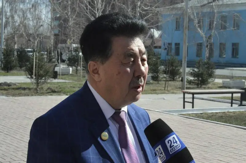 Oral Sháripbaev: Táýelsizdiktiń arqasynda memlekettik tildiń mártebesi ósti