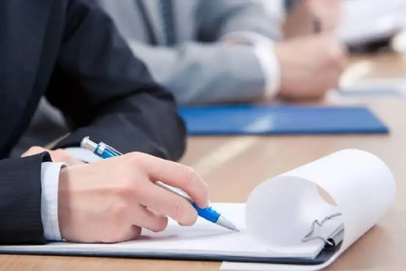 12 костанайских госслужащих привлекли к ответственности с начала года