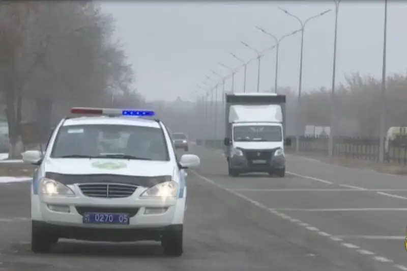 Almaty oblysynyń jol saqshylary júrgizýshilerge úndeý jasady