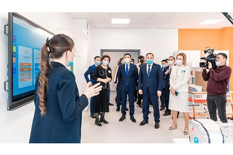 Ералы Тугжанов посетил открытие инновационной школы в Нур-Султане