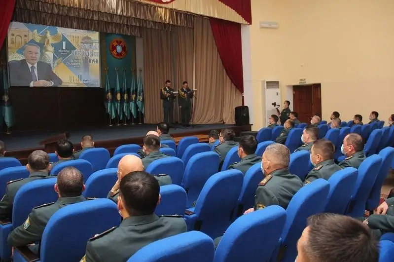 Гвардейцы провели Уроки Елбасы в честь Дня Первого Президента