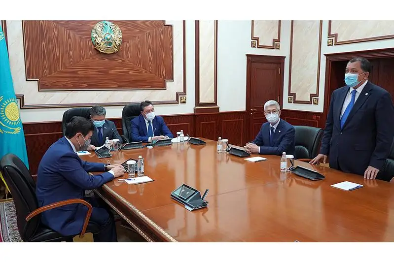 Аскар Мамин представил нового акима Мангистауской области Н.Ногаева