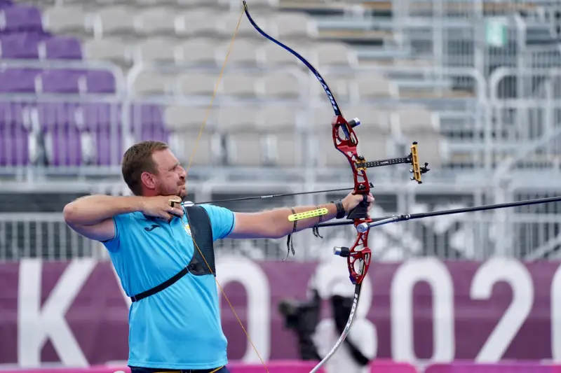 Олимпиада-2020: Казахстанский лучник проиграл во втором круге индивидуального турнира