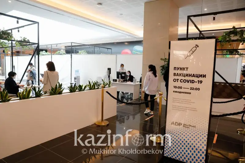 «Вполне нормальная штука»: истории вакцинированных астанчан