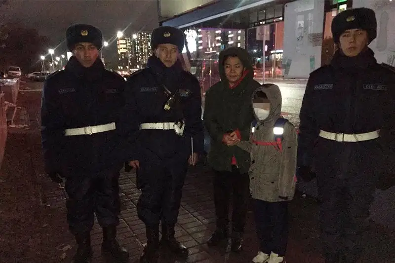 В столице гвардейцы вернули потерявшихся детей родным