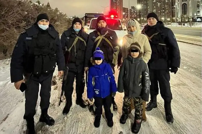 Потерявшихся детей вернули родителям гвардейцы в столице