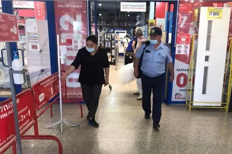 Обходы для информирования о вакцинации проводятся в Нур-Султане