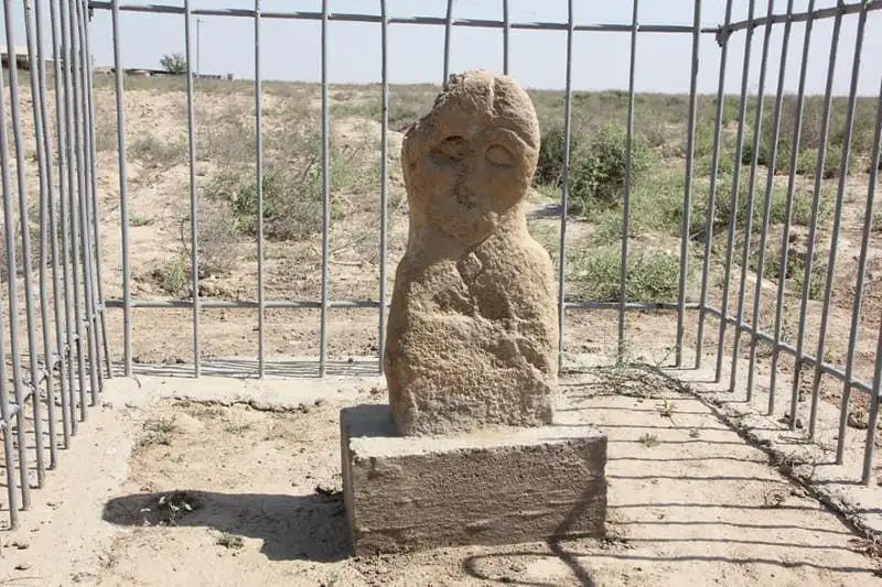 Найденный в Шардаринском районе балбал передали в музей