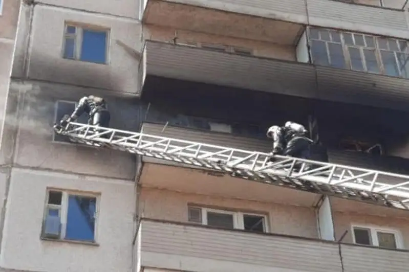 Stepnogordegi órtten 5 adam qutqarylyp, 15 adam evakýatsııalandy