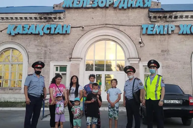 Костанайские полицейские помогли жителям Караганды