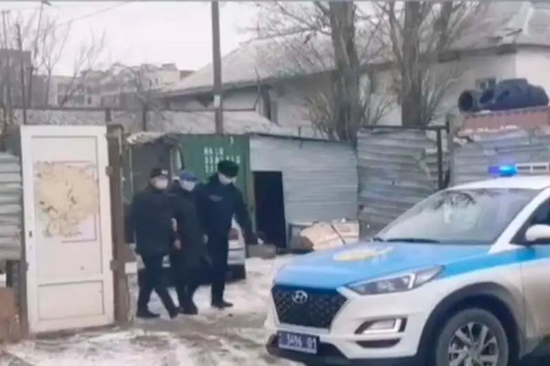 «Kerýen» saýda ortalyǵynda jigitti soqqyǵa jyqqan adam ustaldy