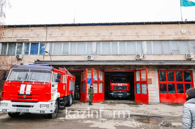 Сколько человек спасли и эвакуировали пожарные Алматы с начала режима ЧП