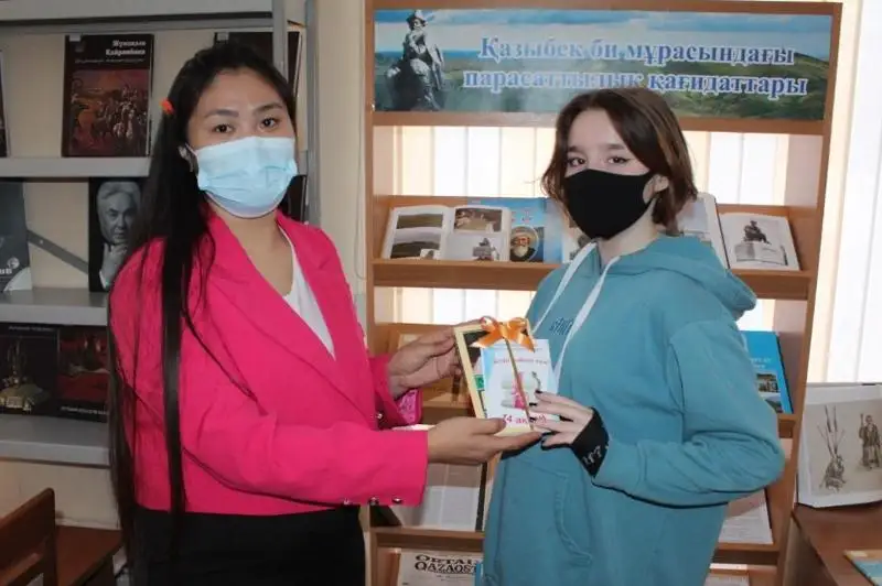 Новинками пополнился фонд карагандинской детской библиотеки имени Абая