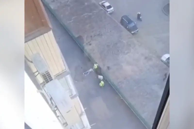 Женщина разбилась насмерть, выпрыгнув из окна 10 этажа в Алматы