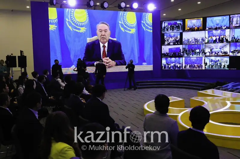 Нұрсұлтан Назарбаев жастардың есіне Алаш өсиетін салды