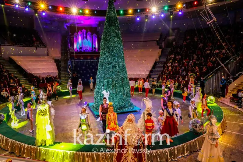 Новогоднюю сказку «Снежная королева» представили в алматинском цирке