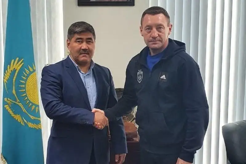 Fýtbol: Andreı Tıhonov resmı túrde «Astana» bas bapkeri qyzmetinen ketti