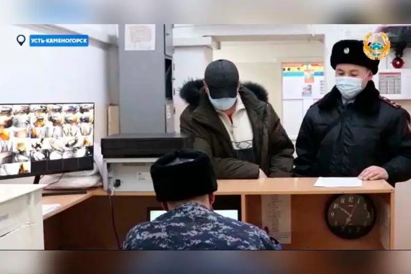 Оскорблявший полицейского мужчина арестован в Усть-Каменогорске