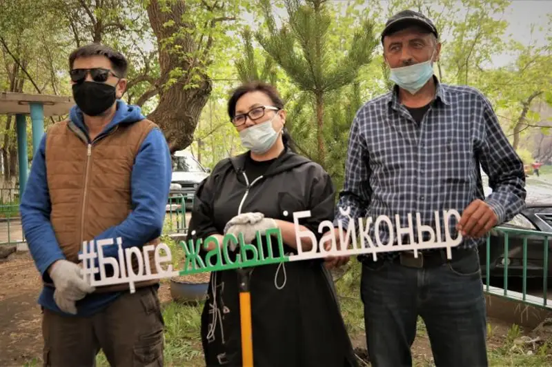 Жители столицы запустили челлендж «Посади свое дерево»