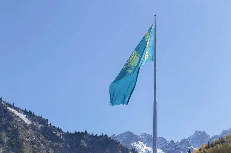 Историю установления флага на Медеу рассказали в Алматы