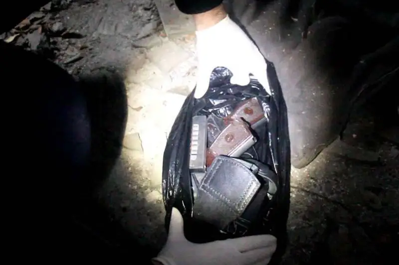 Два пистолета нашли полицейские Алматинской области, осматривая заброшенное здание