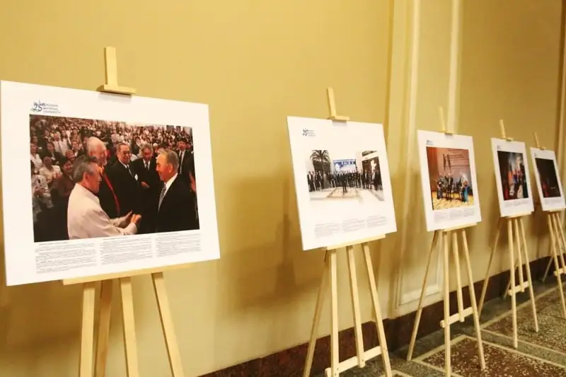 Выставка к 30-летию Независимости РК и 25-летию ЕНУ открылась в Украине