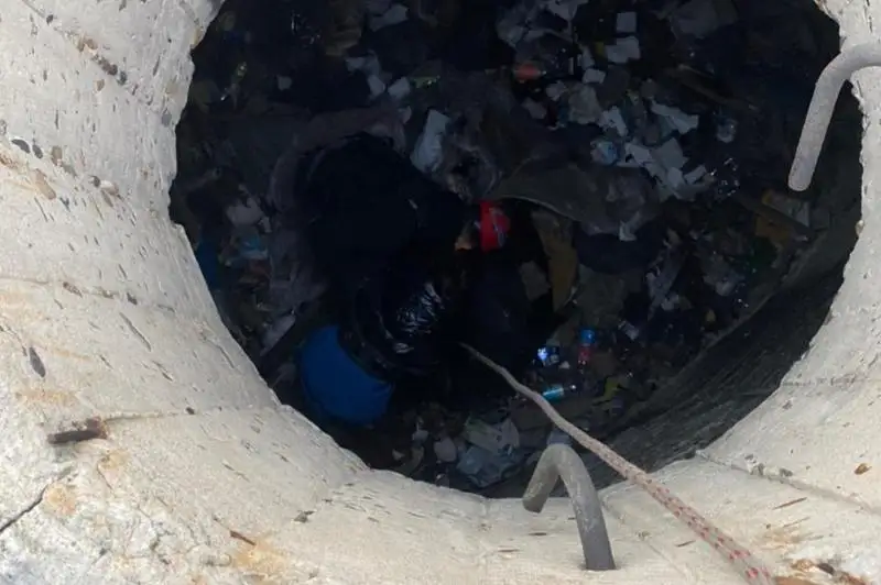 Школьница упала в яму в Усть-Каменогорске