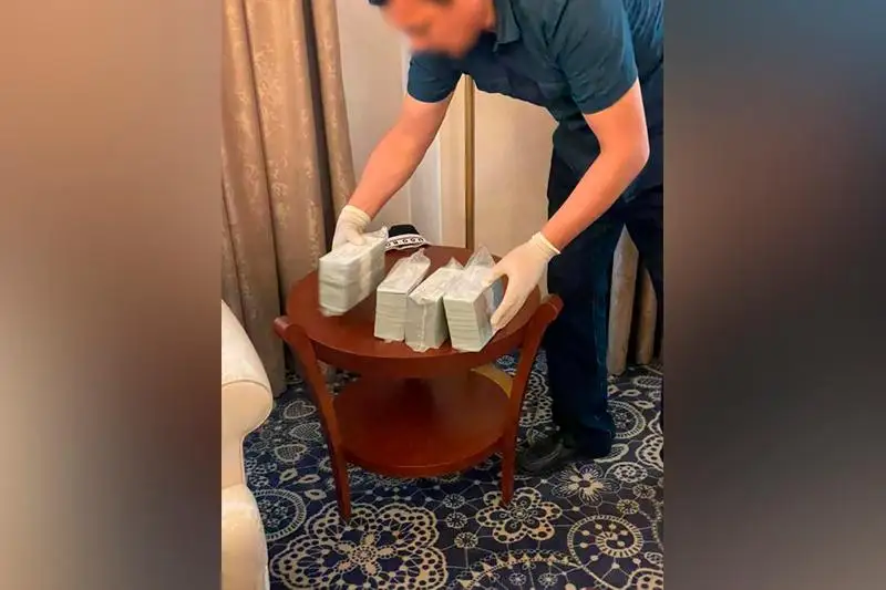 Сбыт поддельной иностранной валюты пресечен в Алматы