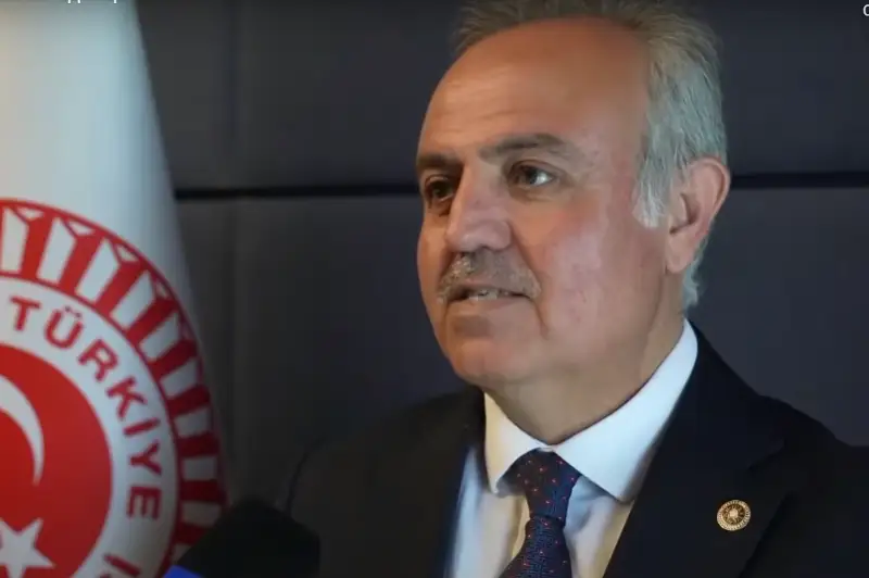 Награжден турецкий врач, спасший младенца из Казахстана