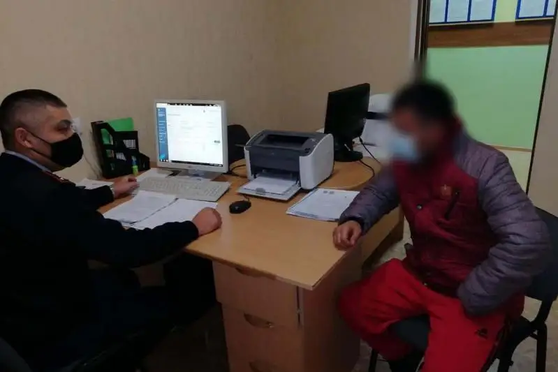 15 иностранцев незаконно работали в ВКО