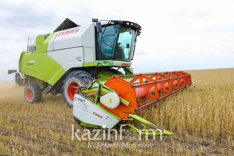 Казахстанские аграрии стали больше покупать отечественную технику