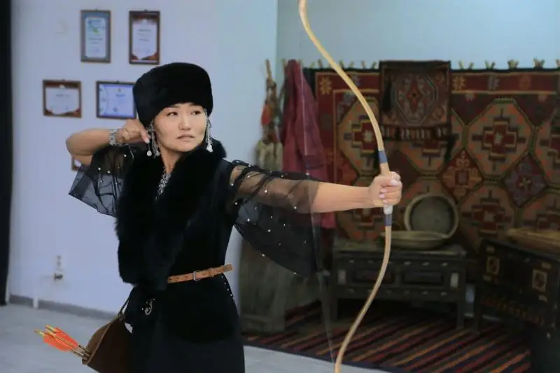 Чемпионка по стрельбе из традиционного лука открыла в Костанае школу