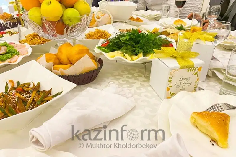 Ряд ресторанов и гольф-клуб оштрафовали за нарушение карантина в Алматы